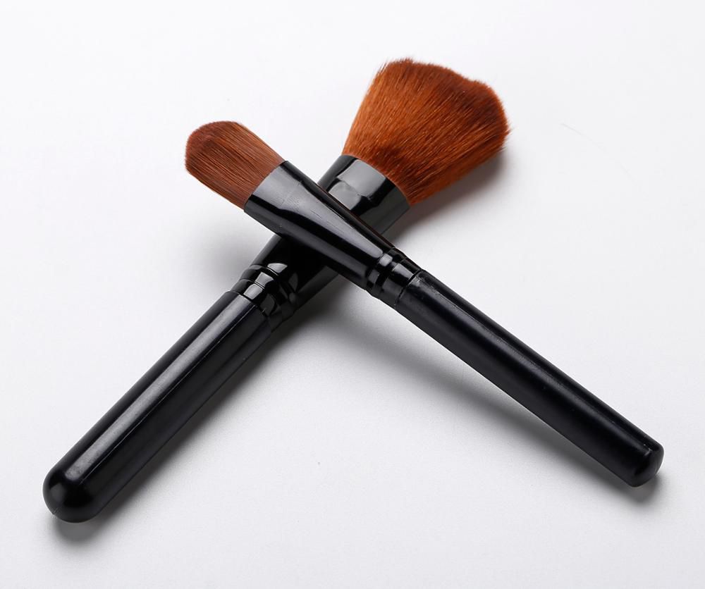 Bristle Geometry and Makeup Performance: A Comparative Study of Tapered vs. Flat Brush Shapes-2